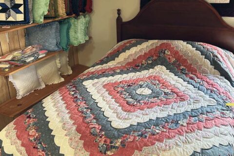 Permalink to: Riehl’s Quilts & Crafts